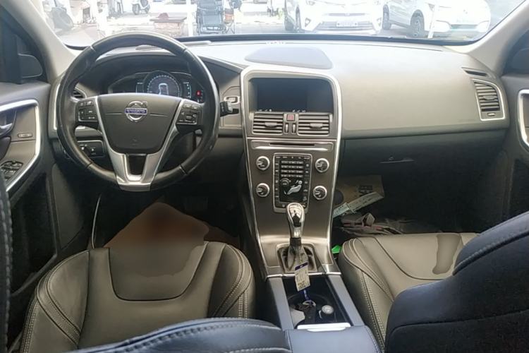 Used Volvo XC60 2015 T5 AWD Zhiyuan Edition Center Console