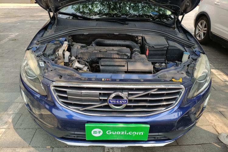 Used Volvo XC60 2015 T5 AWD Zhiyuan Edition Engine Bay