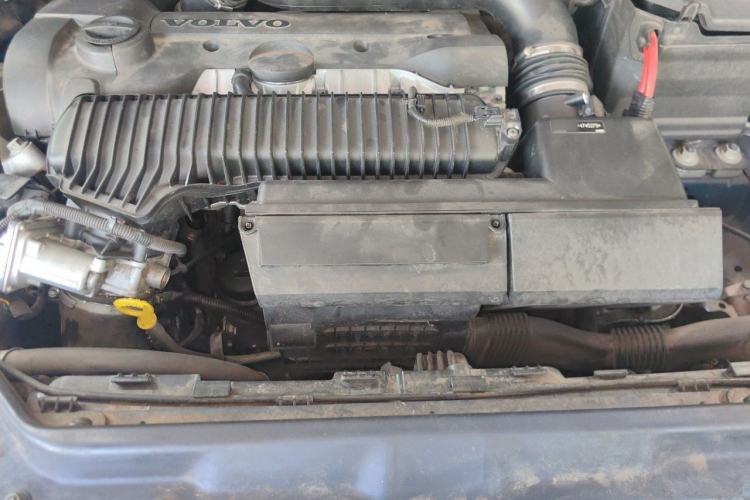 Used Volvo XC60 2015 T5 AWD Zhiyuan Edition Engine Bay