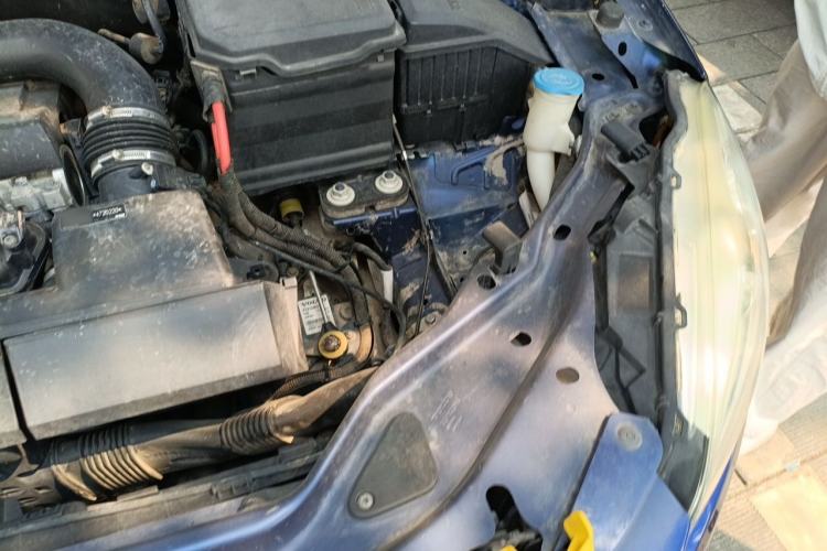 Used Volvo XC60 2015 T5 AWD Zhiyuan Edition Engine Bay Left