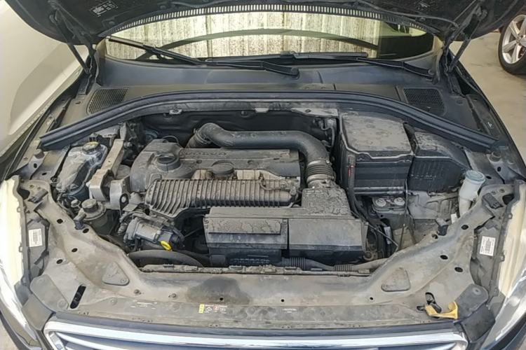Used Volvo XC60 2015 T5 AWD Zhiyuan Edition Engine Bay