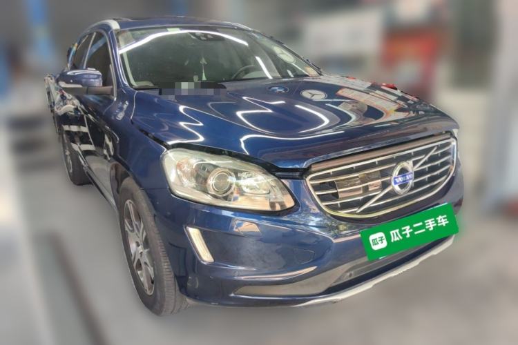 Used Volvo XC60 2015 T5 AWD Zhiyuan Edition Front Right 45 Deg