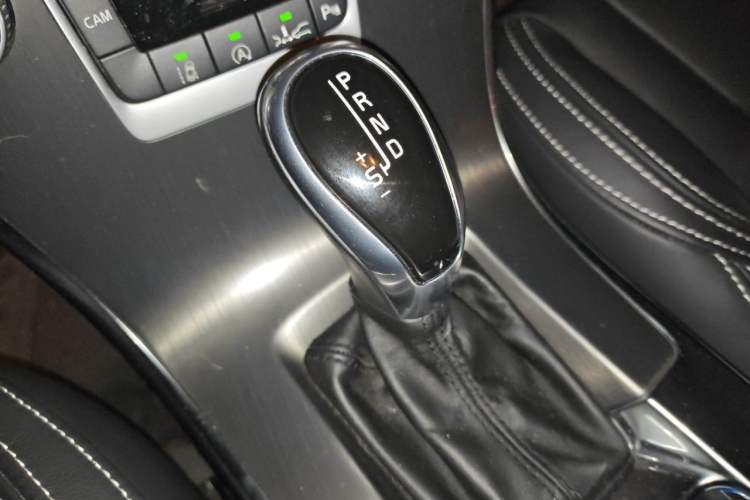 Used Volvo XC60 2015 T5 AWD Smart Drive Edition Gear Lever