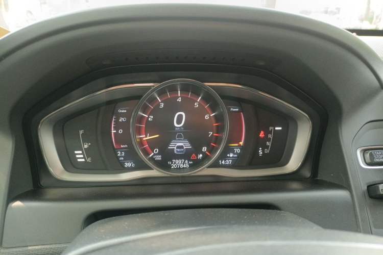 Used Volvo XC60 2015 T5 AWD Zhiyuan Edition Instrument Cluster