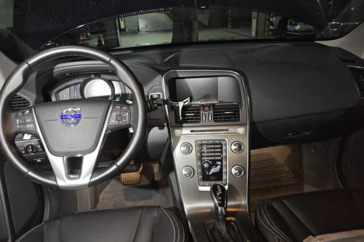 Used Volvo XC60 2015 T5 AWD Smart Drive Edition Interior 2