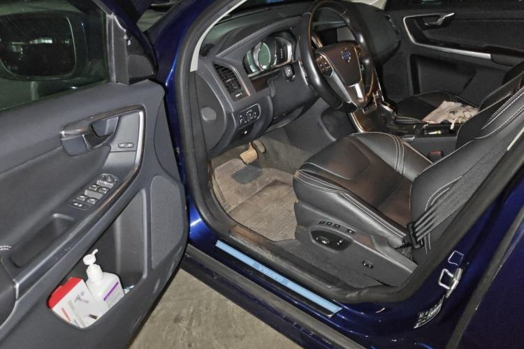 Used Volvo XC60 2015 T5 AWD Smart Drive Edition Interior 3