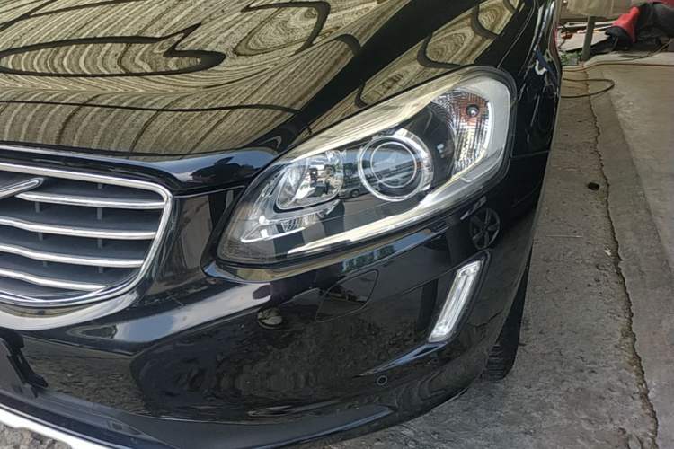 Used Volvo XC60 2015 T5 AWD Zhiyuan Edition Left Front Headlight