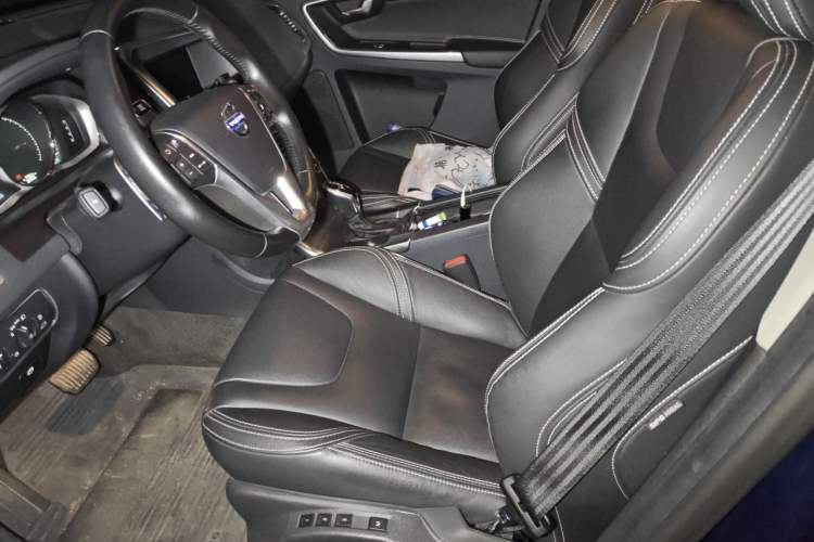 Used Volvo XC60 2015 T5 AWD Smart Drive Edition Left Front Seat