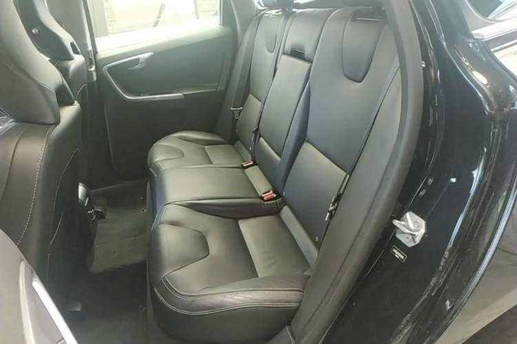 Used Volvo XC60 2015 T5 AWD Zhiyuan Edition Left Rear Seat