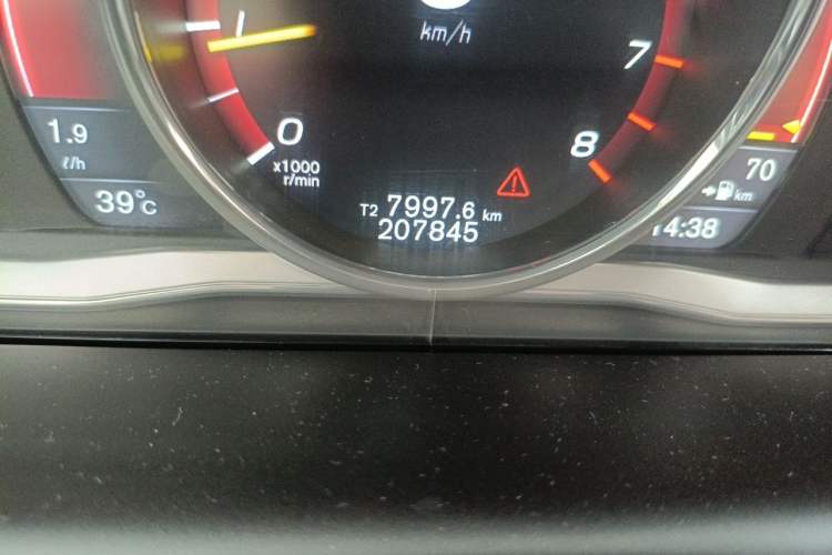 Used Volvo XC60 2015 T5 AWD Zhiyuan Edition Odometer Close Up