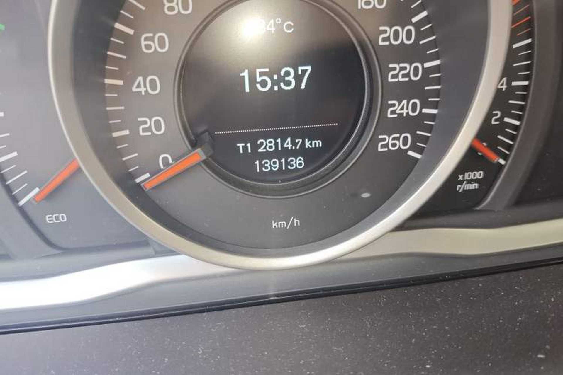 Used Volvo XC60 2015 T5 Smart Upgrade Model Odometer Close Up