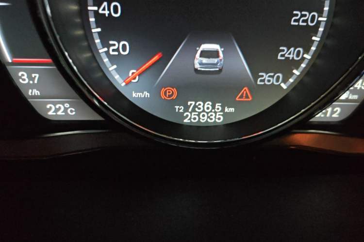 Used Volvo XC60 2015 T5 AWD Smart Drive Edition Odometer Close Up