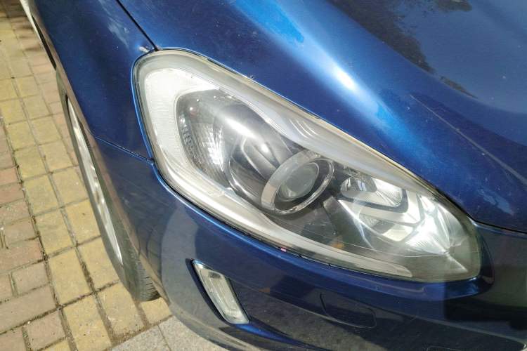 Used Volvo XC60 2015 T5 Smart Upgrade Model Right Front Headlight