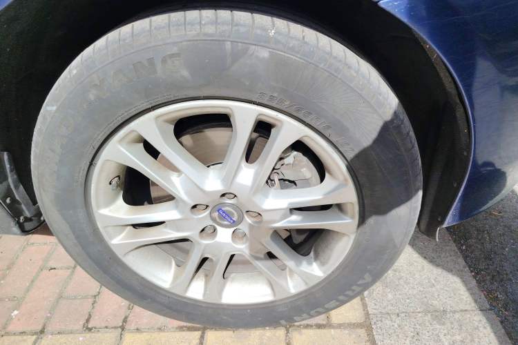 Used Volvo XC60 2015 T5 Smart Upgrade Model Right Front Wheel Hub