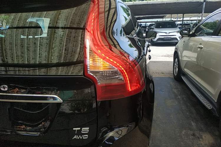 Used Volvo XC60 2015 T5 AWD Zhiyuan Edition Right Rear Taillight