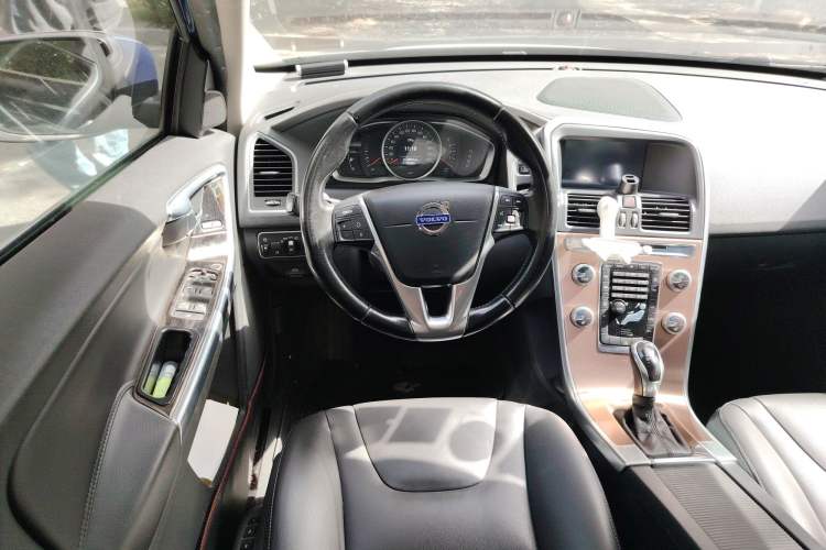 Used Volvo XC60 2015 T5 Smart Upgrade Model Steering Wheel