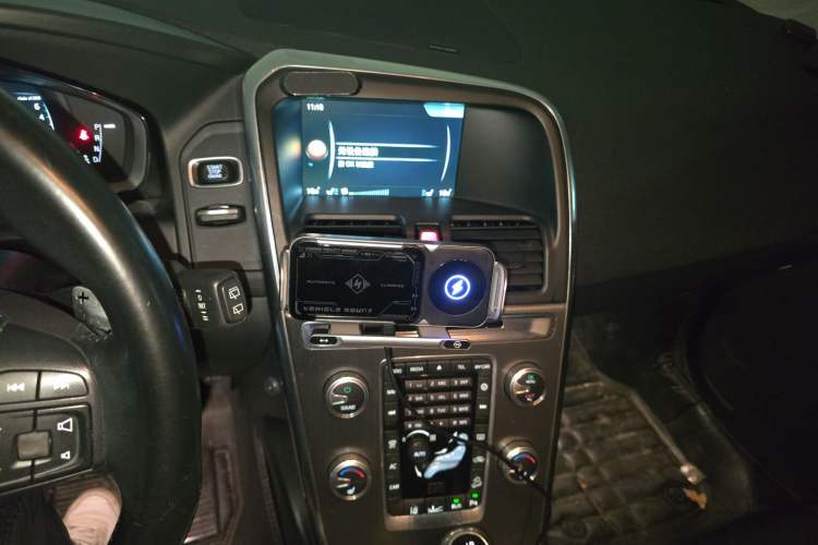 Used Volvo XC60 2015 T6 Zhiyi Edition Audio And AC Panel