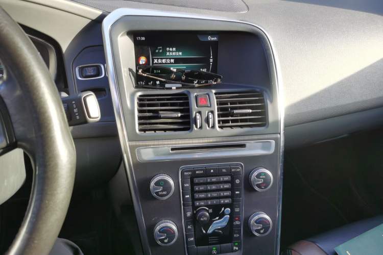 Used Volvo XC60 2015 T5 Smart Upgrade Model Audio And AC Panel