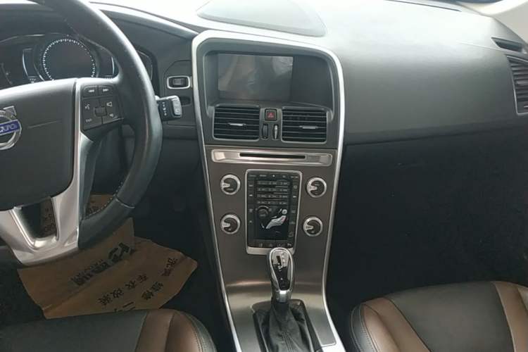 Used Volvo XC60 2015 T5 AWD Zhiyuan Edition Audio And AC Panel