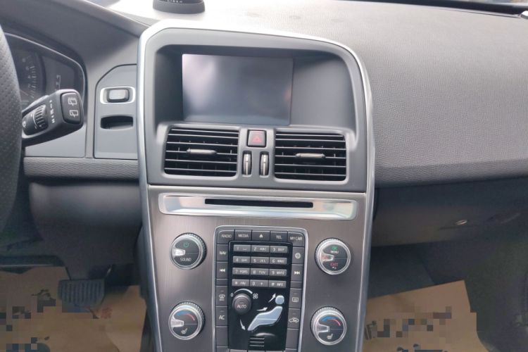 Used Volvo XC60 2015 T5 Zhiyi Edition Audio And AC Panel