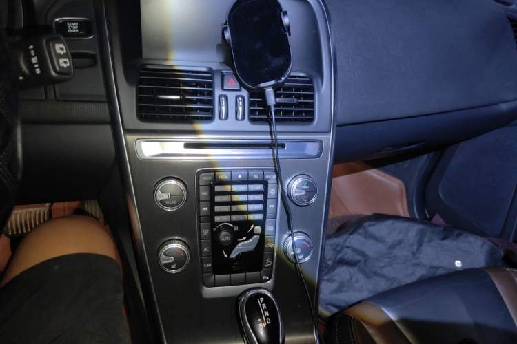 Used Volvo XC60 2015 T6 Zhiyi Edition Audio And AC Panel