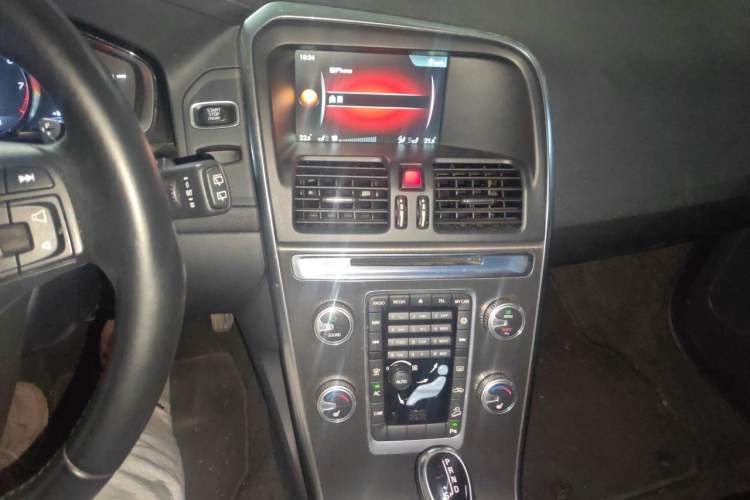Used Volvo XC60 2015 T6 Zhiyi Edition Audio And AC Panel
