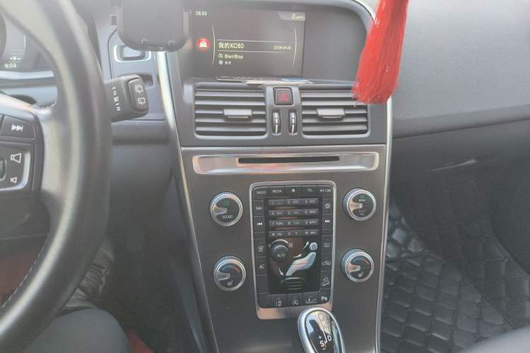 Used Volvo XC60 2015 T5 AWD Zhiyuan Edition Audio And AC Panel