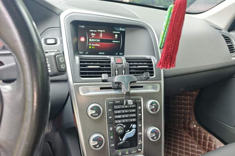 Used Volvo XC60 2015 T5 AWD Zhiyuan Edition Audio And AC Panel