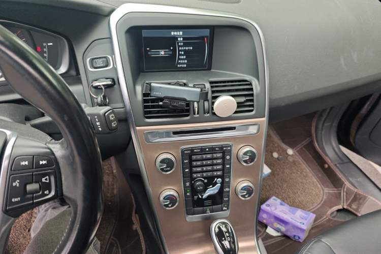 Used Volvo XC60 2015 T5 Smart Upgrade Model Audio And AC Panel