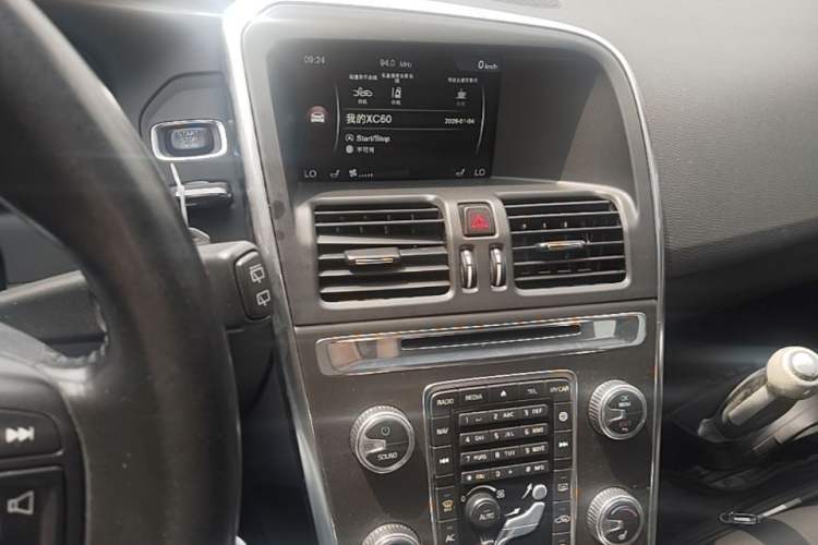 Used Volvo XC60 2015 T5 AWD Zhiyuan Edition Audio And AC Panel