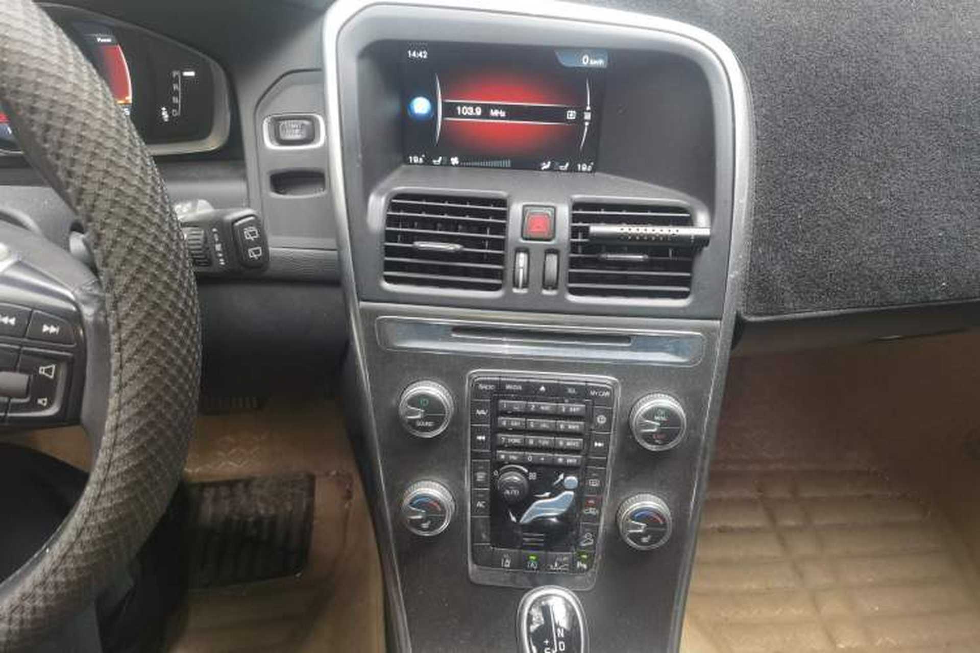 Used Volvo XC60 2015 T5 AWD Zhiyuan Edition Audio And AC Panel