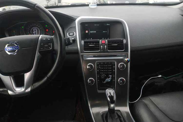 Used Volvo XC60 2015 T5 Zhiyi Edition Audio And AC Panel
