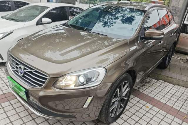 Ojetý Volvo XC60 2015 T5 AWD Smart Drive Edition
