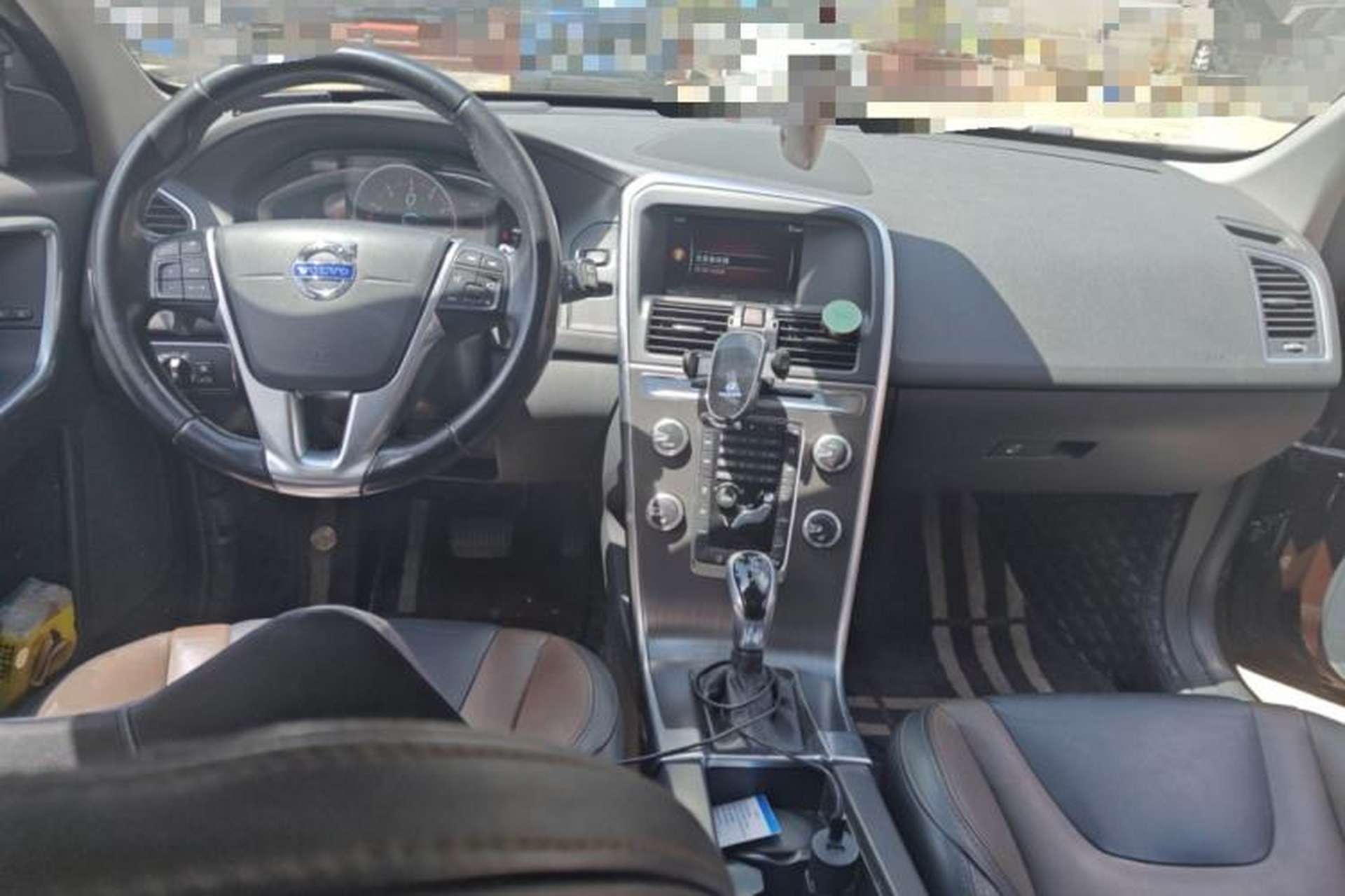 Used Volvo XC60 2015 T5 AWD Smart Drive Edition Center Console