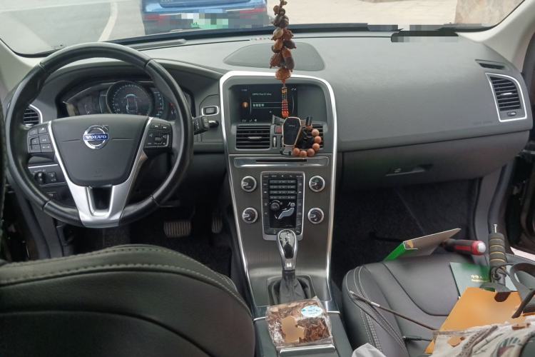 Used Volvo XC60 2015 T5 AWD Zhiyuan Edition Center Console