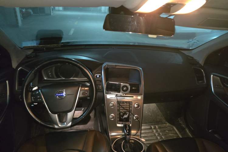Used Volvo XC60 2015 T6 Zhiyi Edition Center Console