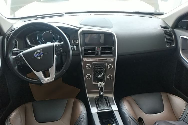 Used Volvo XC60 2015 T5 AWD Zhiyuan Edition Center Console