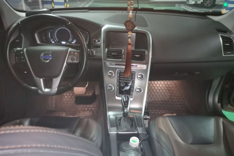 Used Volvo XC60 2015 T5 AWD Zhiyuan Edition Center Console
