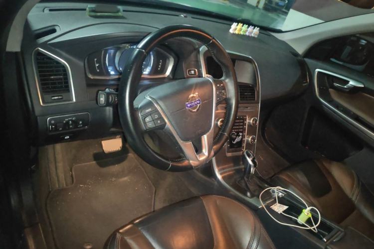 Used Volvo XC60 2015 T6 Zhiyi Edition Center Console