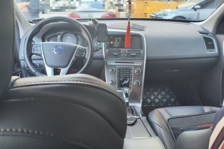 Used Volvo XC60 2015 T5 AWD Zhiyuan Edition Center Console