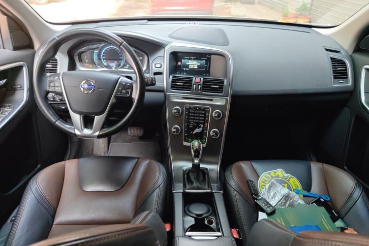 Used Volvo XC60 2015 T5 AWD Zhiyuan Edition Center Console