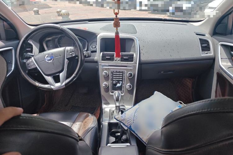 Used Volvo XC60 2015 T5 AWD Zhiyuan Edition Center Console