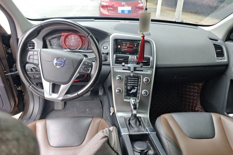 Used Volvo XC60 2015 T5 AWD Zhiyuan Edition Center Console