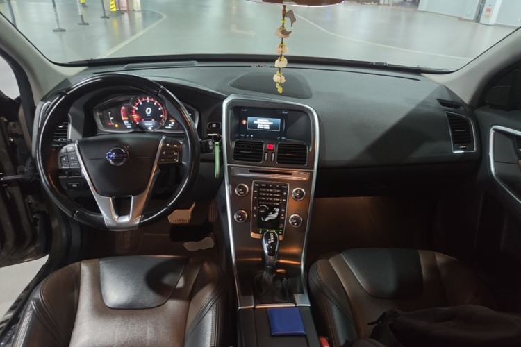 Used Volvo XC60 2015 T5 AWD Zhiyuan Edition Center Console