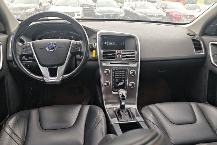 Used Volvo XC60 2015 T5 Zhiya Edition Center Console