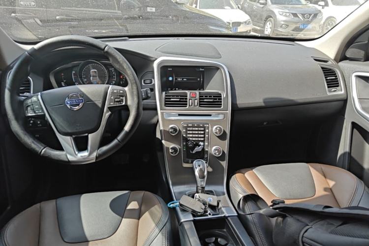 Used Volvo XC60 2015 T5 AWD Zhiyuan Edition Center Console