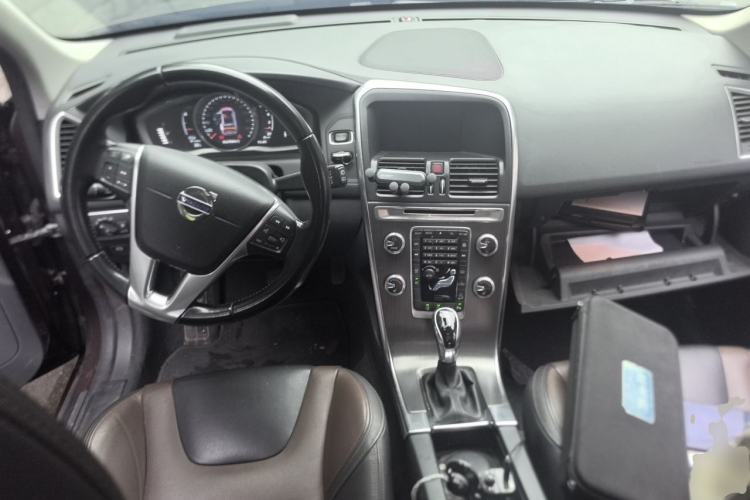 Used Volvo XC60 2015 T5 AWD Zhiyuan Edition Center Console