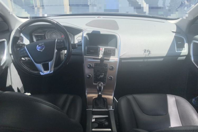Used Volvo XC60 2015 T5 Smart Upgrade Model Center Console