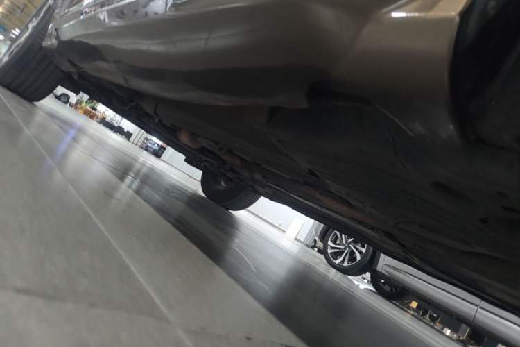 Used Volvo XC60 2015 T5 AWD Zhiyuan Edition Chassis Rear Left