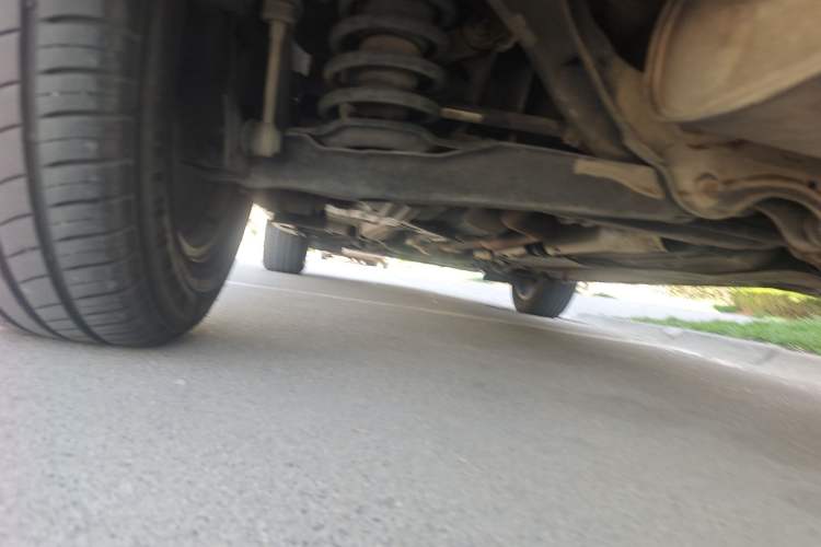 Used Volvo XC60 2015 T5 AWD Zhiyuan Edition Chassis Rear Left